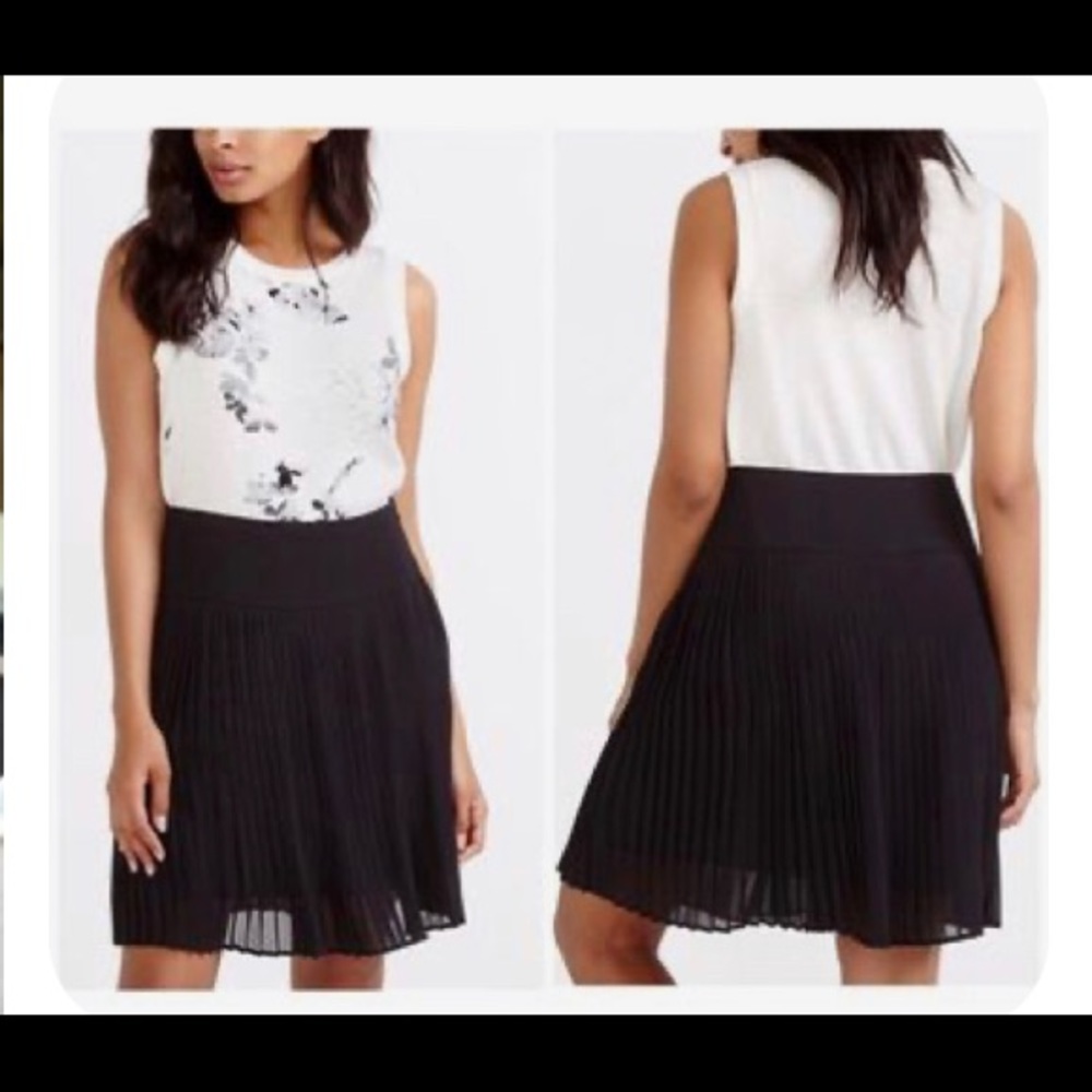 Host pick 🎉 NWOT Reitmans black pleated skirt, size 6